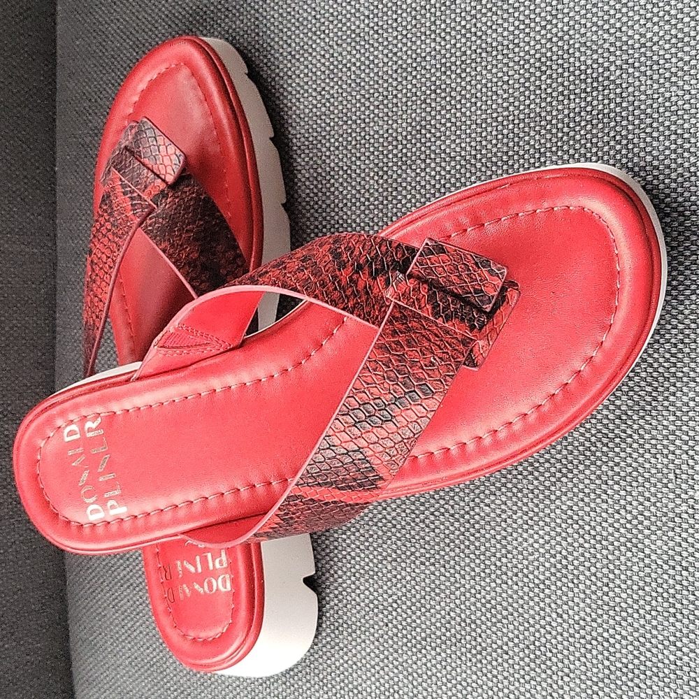 Gorgeous Donald Pliner Haddie Red Leather Sandals, Sz 7.5